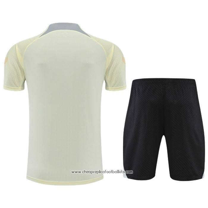 Tracksuit
 Tottenham Hotspur 2022-2023 Short Sleeve
 Beige - Shorts
